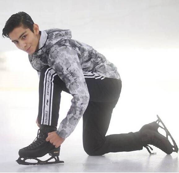 Donovan Carrillo, patinador artístico, representante olímpico Beijing 2022.